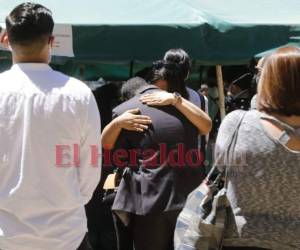 La impotencia y la tristeza ante la irreparable pérdida hacía que todos los asistentes lloraran desconsoladamente. Foto: David Romero/ EL HERALDO
