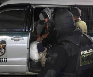 Las autoridades judiciales de Bolivia trasladaron el martes 08 de septiembre al asesor político, el argentino Fernando Cerimedo, hasta el penal de máxima seguridad de Chonchocoro, situado en el altiplano, a 35 kilómetros de La Paz, para cumplir seis meses de prisión preventiva por supuesto enriquecimiento ilícito.