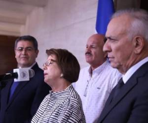 La suspensión de servicios financieros para la capital, Choluteca y La Ceiba fue anunciado la noche del lunes.