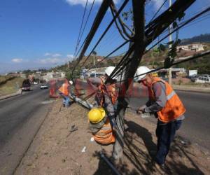 Efectuarán el hincado y aplomado de postes de concreto para instalar líneas en algunos sectores del país.