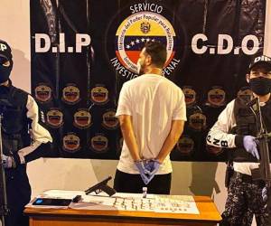 Jóvenes de la elite venezolana ignoran esas órdenes y organizan grandes fiestas, incluida una en una isla paradisíaca, con prostitutas traídas de Europa, en la que varios asistentes se contagiaron del virus. Foto: AP.