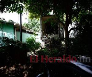 Los pobladores de este sector aseguran que uno de los contenedores donde ponen los cadáveres sin reclamar pasa abierto todo el tiempo. Foto y video: Emilio Flores | EL HERALDO.