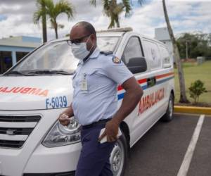 La paciente, que voló de Madrid a Guayaquil, empezó a presentar síntomas dos días después de su llegada el 14 de febrero. Foto AFP