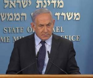 etanyahu, encausado por corrupción, fraude y abuso de confianza en tres casos diferentes, se declara inocente y víctima de una 'caza de brujas' de la fiscalía y de los medios. AFP.