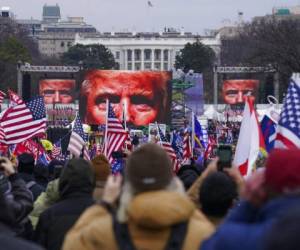 El mitin de seguidores del presidente Donald Trump en Washington el 6 de enero del 2021, justo antes del asalto al Capitolio. Foto: AP.