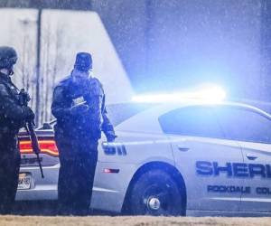 La policía no ha formulado una hipótesis sobre las causas de ese incidente armado ocurrido a unos 50 kilómetros (30 millas) al sudeste de Chicago. Foto: AP.