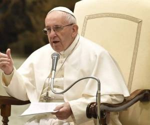 Papa Francisco durante una misa en la Plaza San Pedro.