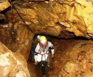 Los jóvenes buscaban pepitas de oro cuando quedaron sepultados dentro de la mina el pasado miércoles, tras derrumbarse uno de los túneles a causa de fuertes lluvias y correntadas. Foto ilustrativa.