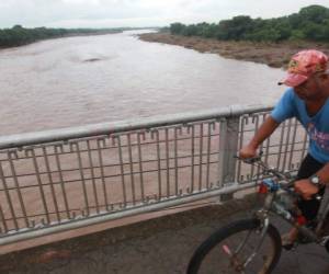 Las últimas lluvias que azotaron al país hicieron que los ríos en Honduras se desbordaran. Foto: Alex Pérez/EL HERALDO.