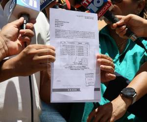 La Dirección General de Protección al Consumidor presentó este viernes ante el Ministerio Público varias pruebas relacionadas con las denuncias publicadas por EL HERALDO Plus contra una clínica que opera en Tegucigalpa, obligando a pacientes a firmar contratos por onerosos tratamientos.