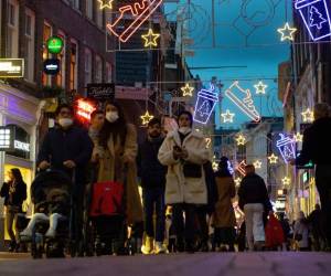 Desde este martes, todas las tiendas no esenciales permanecerán cerradas hasta el 19 de enero junto con comercios como peluquerías, museos y cines.