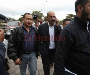 El diputado Augusto Cruz Asensio saliendo de las instalaciones de la Corte Suprema de Justicia (CSJ) tras suspendida la audiencia. Fotos: Emilia Flores/ EL HERALDO