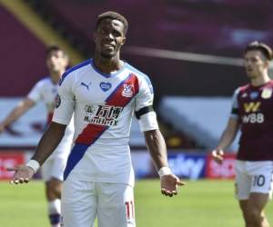 Todos los clubes de la Premier League están implicados en una campaña de lucha contra el racismo desde que se reanudó el campeonato en junio tras el parón por la pandemia del nuevo coronavirus. AFP.