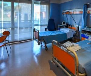 El 18 de marzo de 2020 se representa una sala de tratamiento de cuidados intensivos en la nueva unidad de cuidados intensivos de nivel COVID 3 para casos de coronavirus COVID-19 en el hospital Casal Palocco cerca de Roma, que abrirá más tarde el 18 de marzo. Foto: Agencia AFP.