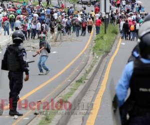 Los doctores y docentes siguen manifestándose a pesar que los PCM se eliminaron. Fotos: EL HERALDO.