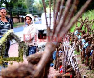 La creatividad de los capitalinos no se ha hecho esperar y la tradicional decoración de chiribiscas dice presente para esta época navideña. Fotos: Estalin Irías/EL HERALDO