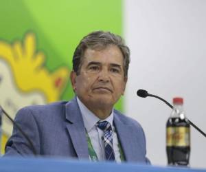 El técnico Jorge Luis Pinto luego de ofrecer la conferencia de prensa se dispuso a observar el juego entre Portugal y Argentina (Foto: Juan Salgado)