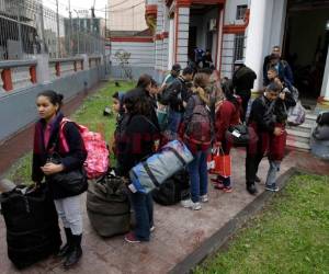 Venezuela atraviesa una compleja crisis económica y social agravada por la caída de los ingresos petroleros, la hiperinflación, una severa escasez de alimentos y medicinas, y una fuerte recesión.