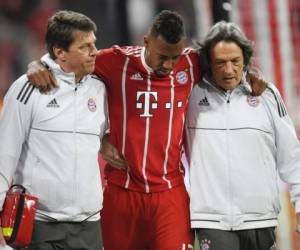 El defensa internacional alemán del Bayern Múnich Jérôme Boateng, lesionado en el muslo izquierdo el miércoles en Liga de Campeones ante el Real Madrid podría perderse Rusia. Foto:AFP