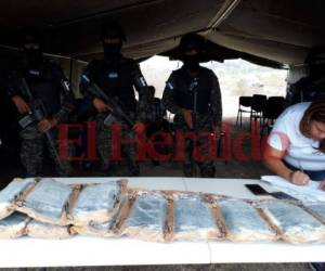 25 kilos de cocaína fueron incinerados este viernes en la capital de Honduras. Foto Alex Pérez| EL HERALDO