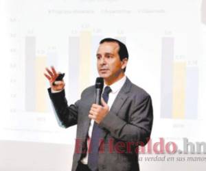 Wilfredo Cerrato, presidente del Banco Central, asegura que la economía hondureña crecerá menos este año respecto a 2018, pero está lejos de una recesión. Foto: EL HERALDO.