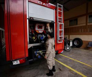 Los voluntarios son capacitados para atender incendios de toda índole, tanto estructurales como forestales, rescatar personas y animales en todo tipo de circunstancias.