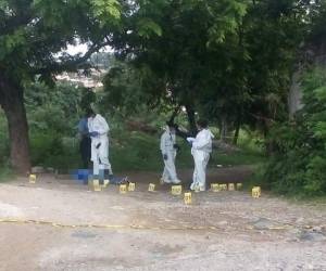 El crimen ocurrió en horas de la tarde y en la escena quedaron dispersos varios casquillos de armas de fuego. Foto: Cortesía