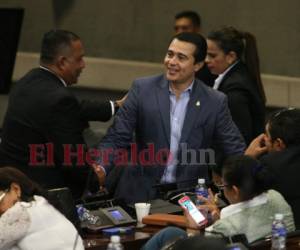 El hermano del presidente de Honduras, Juan Orlando Hernández, compareció ayer al inició de su juicio por narcotráfico en Nueva York.