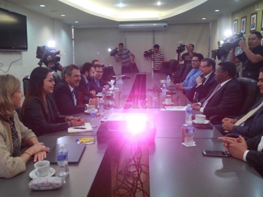 El TSE analizó con los enviados de la OEA las reformas electorales para 2021.