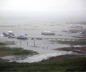 El grupo se encontraba haciendo turismo en el Lago de Yojoa, pero ante la aparición de una tormenta, quedaron náufragos.
