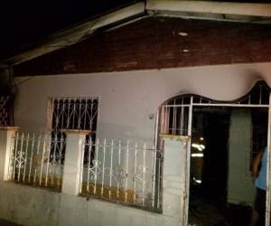 La familia dormía al interior de esta casa cuando fueron sorprendidas por las llamas.