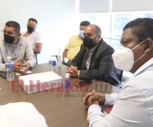 El ministro que asumió funciones este viernes sostuvo una reunión con dirigentes magisteriales para acordar detalles del retorno a clases y el inicio del año escolar 2022.