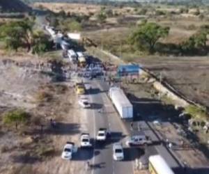 En varios puntos del departamento de Choluteca se han registrado protestas de transportistas tras el anuncio de paro de transporte.