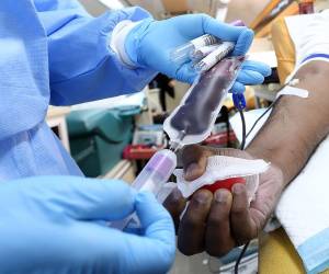 La sangre donada beneficia a muchos pacientes, entre ellos bebés prematuros, niños, adultos y ancianos que han sufrido accidentes o que padecen de alguna enfermedad crónica.