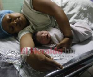 Ariana Isabella junto a su madre Brenda Leticia. Foto: Alejandro Amador/El Heraldo