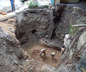 Luego de varios años de espera, la Alcaldía del Distrito Central inició obras para compactar y reparar el terreno afectado en la Centroamérica Oeste.
