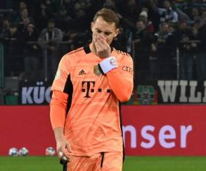 El actual campeón de Alemania informó el sábado que cuatro de sus jugadores (Manuel Neuer, Kingsley Coman, Corentin Tolisso y Omar Richards) habían contraído la enfermedad.