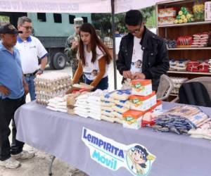 Ante el éxito de las Ahorro Ferias El Lempirita, solo en la capital se abrirán 70 puestos más, entre móviles y fijos, anuncia el presidente Hernández.