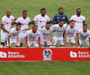El Olimpia está a las puertas de conquistar su copa número 34 en el fútbol de Honduras tras haber derrotado 2-0 en la ida de la final al Real España. Pedro Troglio está a punto de lograr un histórico tetracampeonato, por lo que no especula y manda a la cancha al mismo 11 con el que superó ampliamente a la Máquina en el primer duelo disputado en Tegucigalpa.