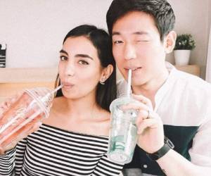 Claudia junto a su novio Jason comparten momentos de su vida como una pareja interracial.