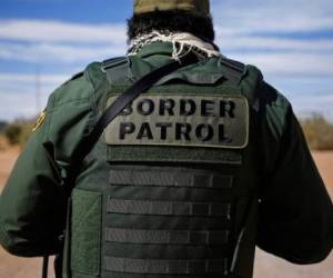 Los agentes fronterizos dijeron que han detectado un alarmante incremento en el número de grandes grupos de migrantes que viajan en familia y se quedan al norte de la frontera, en lugares remotos y a veces peligrosos, de Arizona y Nuevo México.