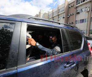 Momento en que el expresidente era trasladado a su audiencia de información el día de su captura el pasado 15 de febrero.