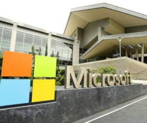 Brad Smith, presidente de Microsoft, dijo en un blog que el gobierno debería formar una comisión bipartidista de expertos.
