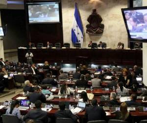 En relación al tiempo para adoptar a un menor, se está considerando que por consentimiento o por abandono es de un año para un internacional y seis meses para un nacional.