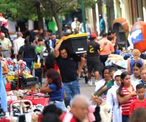 Miles de hondureños a lo largo y ancho del territorio nacional se las ingenian para obtener ingresos legalmente ante la falta de oportunidades de empleo.