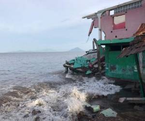 Las autoridades señalaron que los oleajes altos seguirán, principalmente en Cedeño. Foto: EL HERALDO