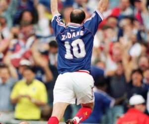 Zinedide Zidane cuando celebró el primer campeonato Mundial para la selección de Francia en 1998. Foto: marketingregistrado.com