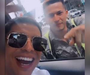 Eduin Caz y el hondureño interpretaron el tema “Hablando claro”.