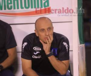 El técnico uruguayo recibió el respaldo de los directivos para continuar al frente de la Bicolor. Foto: EL HERALDO