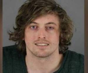 Austin Schroeder confesó que mezclaba las cenizas de su mamá con marihuana.